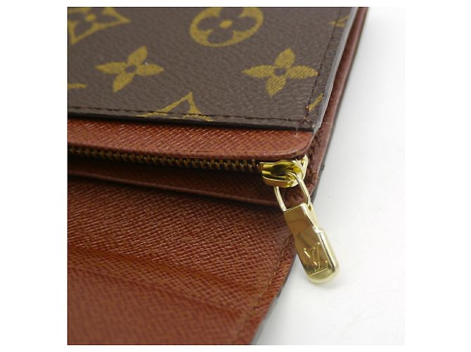 Louis Vuitton Monogram Bi-fold Wallet - view 8