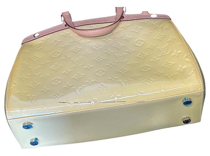 Louis Vuitton Brea Monogram Vernis MM - vue 4
