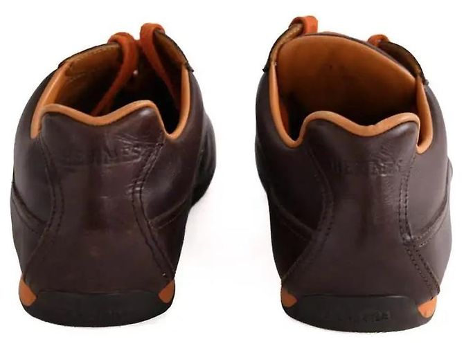Baskets Hermès en cuir marron - vue 2