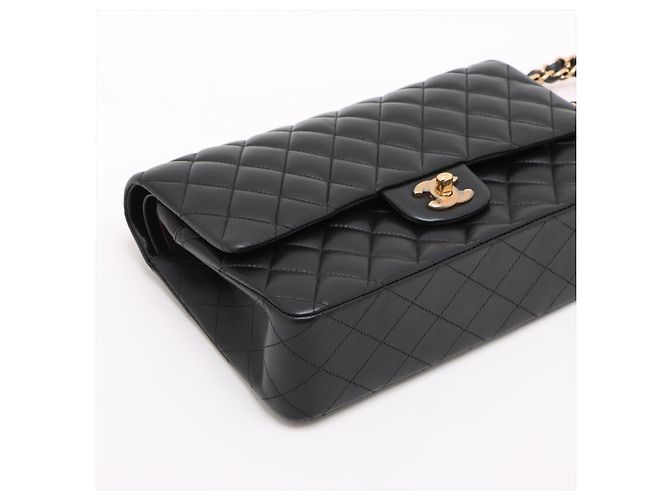 Chanel Bolso de hombro Classic Double Flap Medium de piel matelassè Negro - vista 8