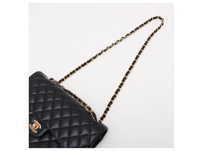 Chanel Bolso de hombro Classic Double Flap Medium de piel matelassè Negro - vista 9