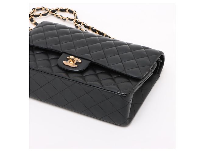 Chanel Borsa a tracolla Classic Double Flap Medium in pelle matelassè Nera - vista 7
