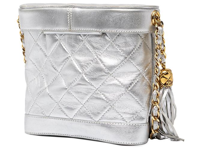 Silberne Chanel CC gesteppte Metallic-Lammleder Binocular Bag mit Quasten - Ansicht 2