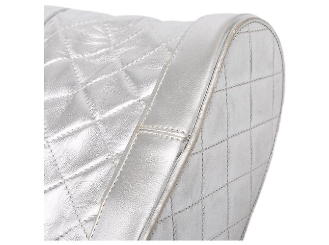Silberne Chanel CC gesteppte Metallic-Lammleder Binocular Bag mit Quasten - Ansicht 7