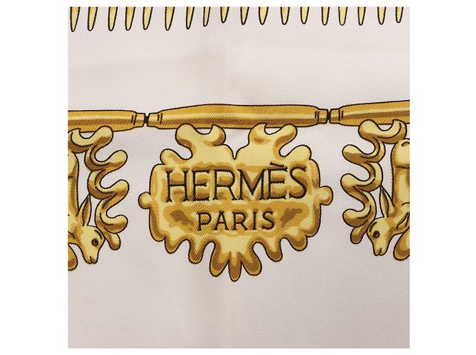 Hermès Carré 90 "LES CAVALIERS D'OR" Seidentuch in Weiß - Ansicht 6