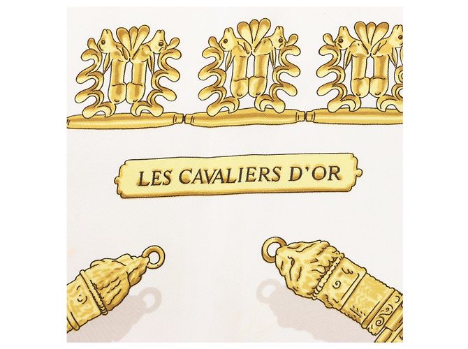 Hermès Carré 90 "LES CAVALIERS D'OR" Seidentuch in Weiß - Ansicht 8