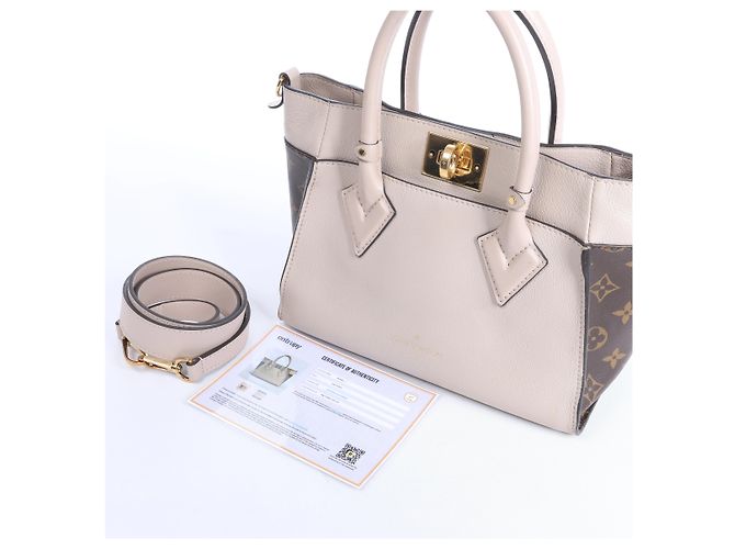 Louis Vuitton On My Side PM Monogram x Leather in Beige×Brown M57729 - Ansicht 11