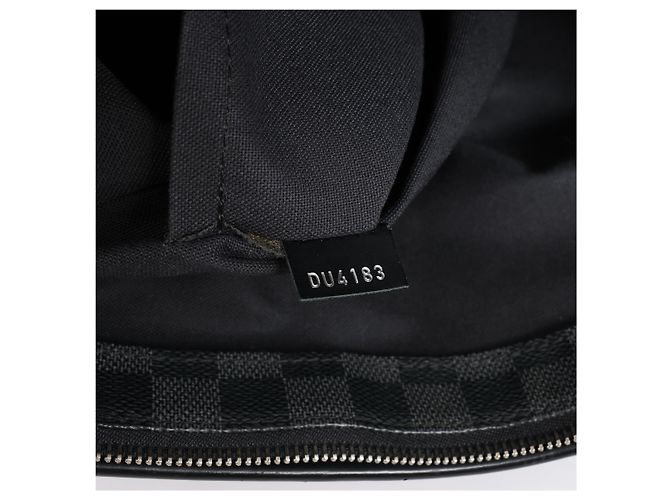 Borsa Louis Vuitton Tadao PM Damier Graphite in Nero N41259 - vista 12