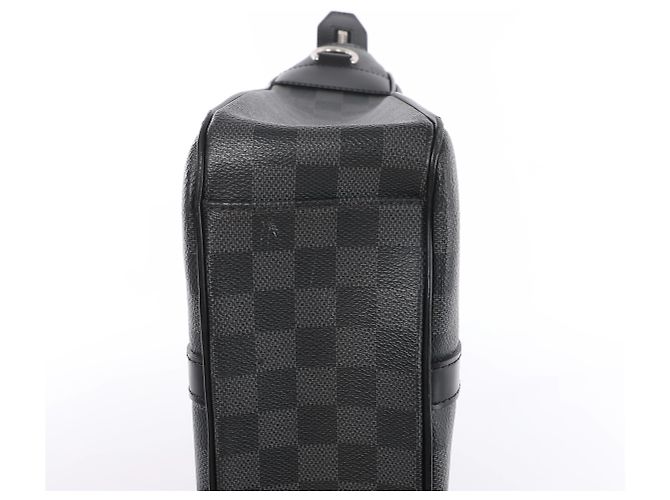 Borsa Louis Vuitton Tadao PM Damier Graphite in Nero N41259 - vista 9