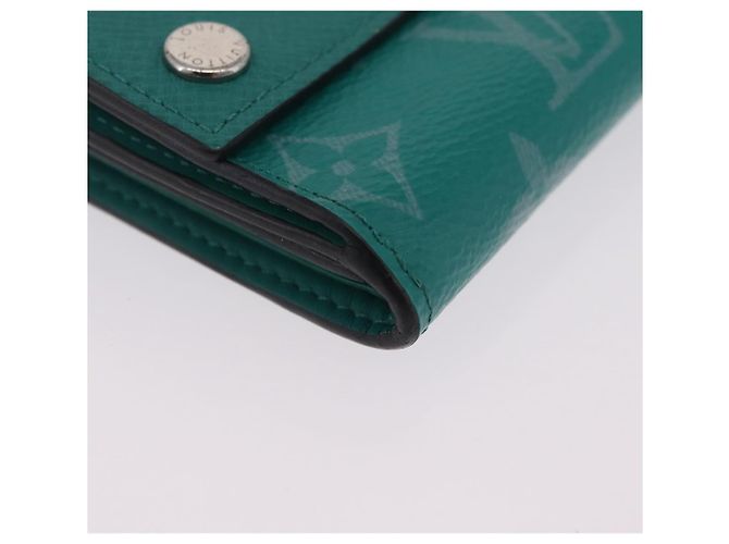 Louis Vuitton Cartera Monogram Discovery Tiger Lama Verde - vista 9
