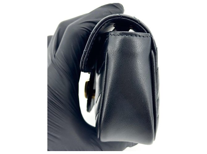 Gucci GG Marmont Flap Matelassé Leather Super Mini - vista 3