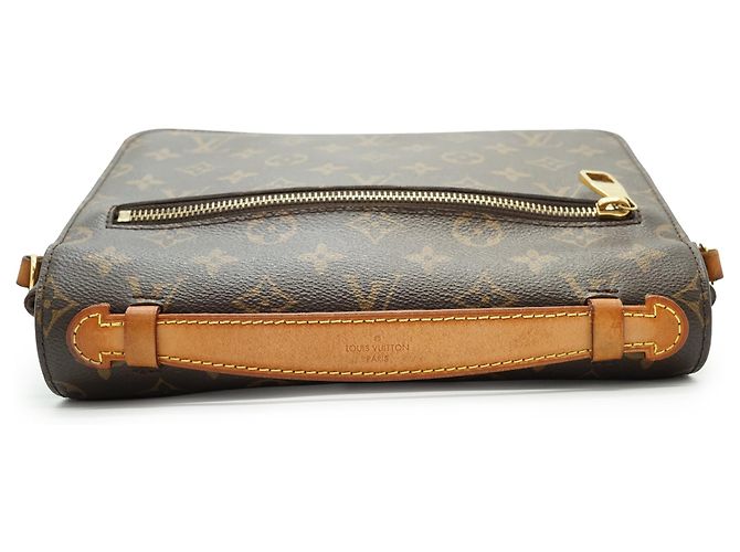 Louis Vuitton Monogram Pochette Metis MM - vista 10