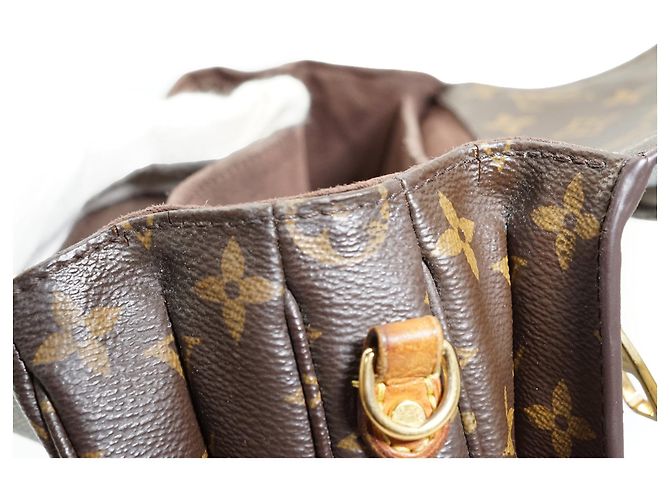 Louis Vuitton Monogram Pochette Metis MM - vista 16