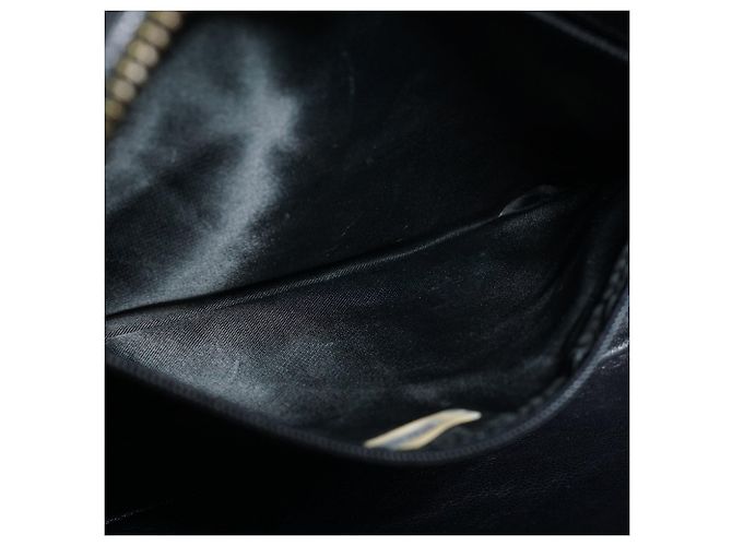 Chanel Vintage CC Lambskin Matelasse Camera Bag mit Fransen und Kette - Ansicht 15