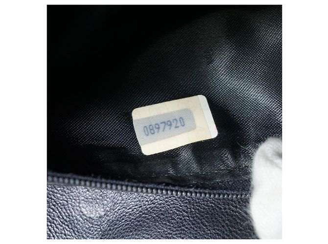 Chanel Vintage CC Lambskin Matelasse Camera Bag mit Fransen und Kette - Ansicht 16