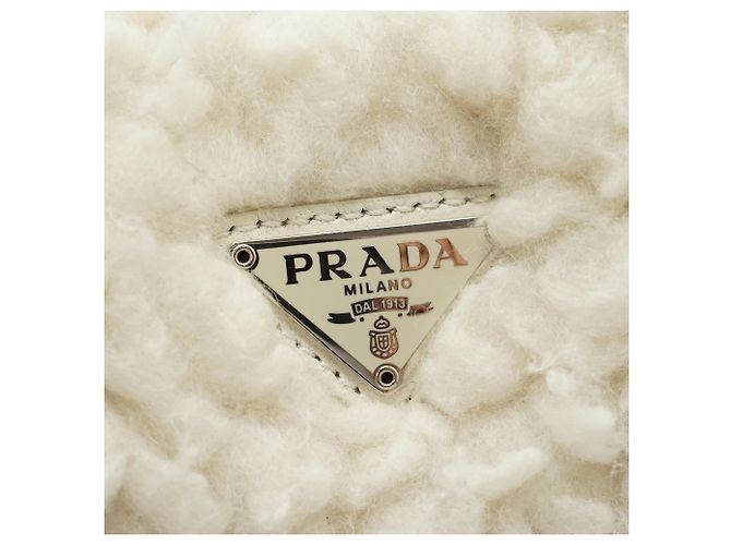 Prada Re-edition 2000 Shearling Mini Hobo - vista 11