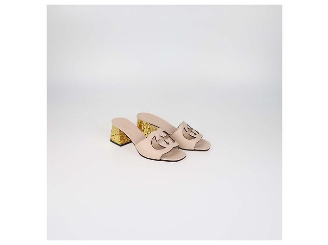 Sandali Gucci Slide in pelle rosa chiaro con G intrecciate traforate - vista 2