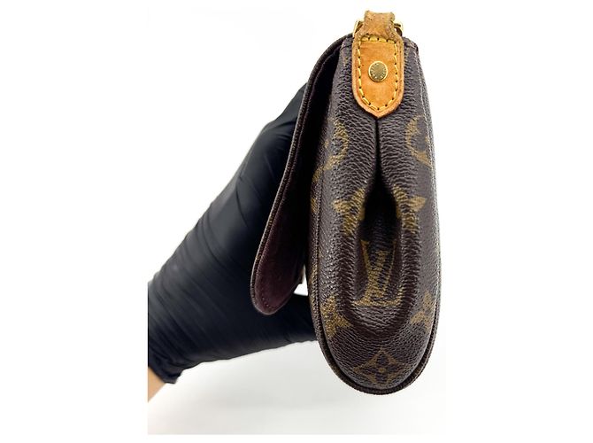 Louis Vuitton Favorite Monogram Canvas PM - vue 3