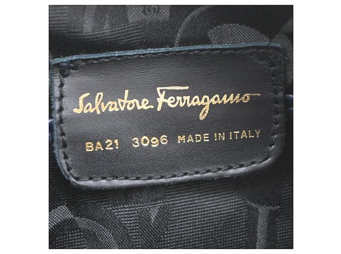 Salvatore Ferragamo Vara Bow Camera Leather - vista 6