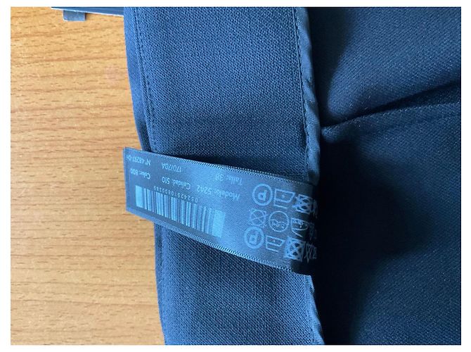 Massimo Dutti Plisseerock Schwarz mit Schnalle - Ansicht 6