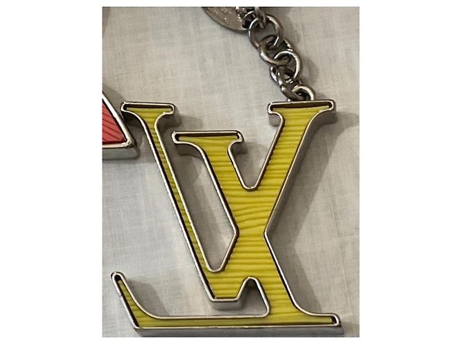 Louis Vuitton Porte-clés Monogram avec breloques fleurs et LV - vue 5