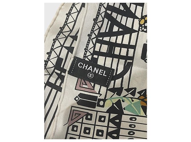 Lenço Chanel New York branco - vista 6
