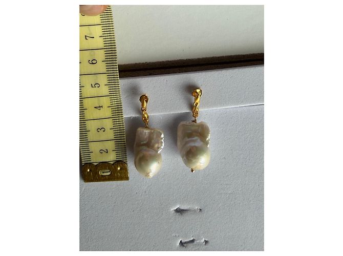 Autre Marque Barockperlen- und Diamant-Hängeohrringe - Ansicht 4