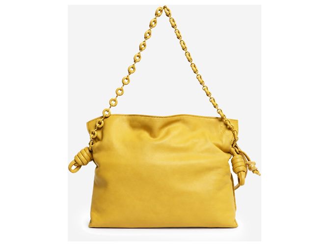 Loewe Clutch Flamenco in pelle nappa gialla - vista 4