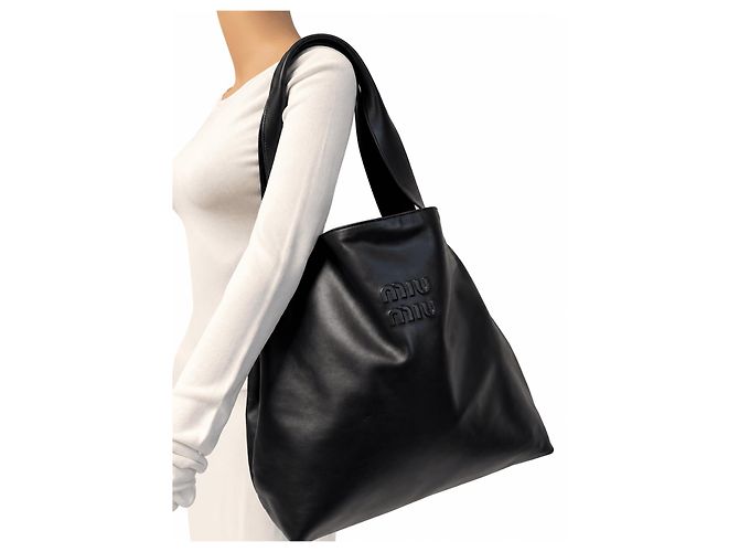 Miu Miu Sac cabas en cuir noir - vue 11