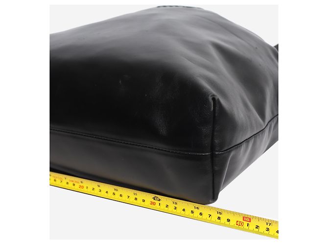 Miu Miu Sac cabas en cuir noir - vue 8