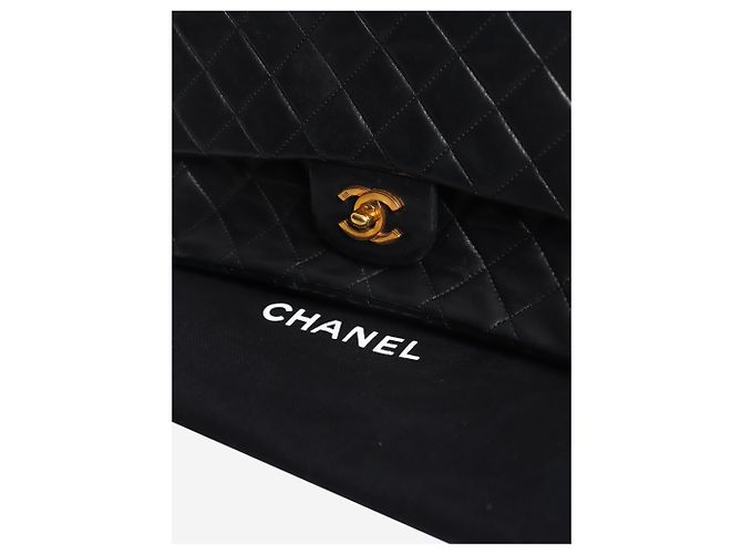 Chanel Medium Classic Double Flap Tasche vintage aus schwarzem Lammleder - Ansicht 10