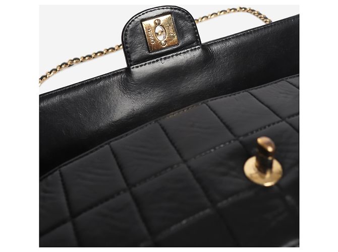 Chanel Borsa a patta East West Chocolate Bar in lambskin nero - vista 8