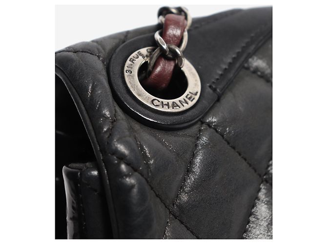 Chanel Borsa a tracolla con patta in pelle matelassé nera 2010 - vista 12