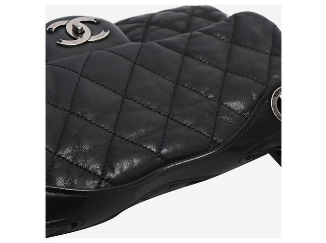 Chanel Borsa a tracolla con patta in pelle matelassé nera 2010 - vista 15