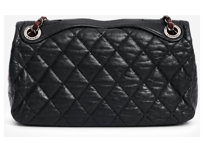 Chanel Borsa a tracolla con patta in pelle matelassé nera 2010 - vista 3