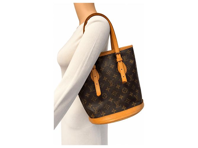Louis Vuitton Bolso Petit Bucket de lona Monogram marrón - vista 10