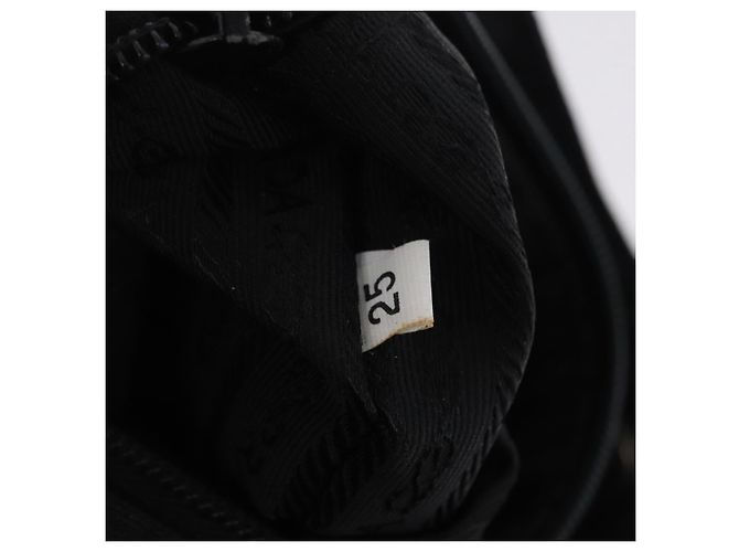 PRADA Schultertasche mit Kunststoffkette Nylon Schwarz Silber - Ansicht 21