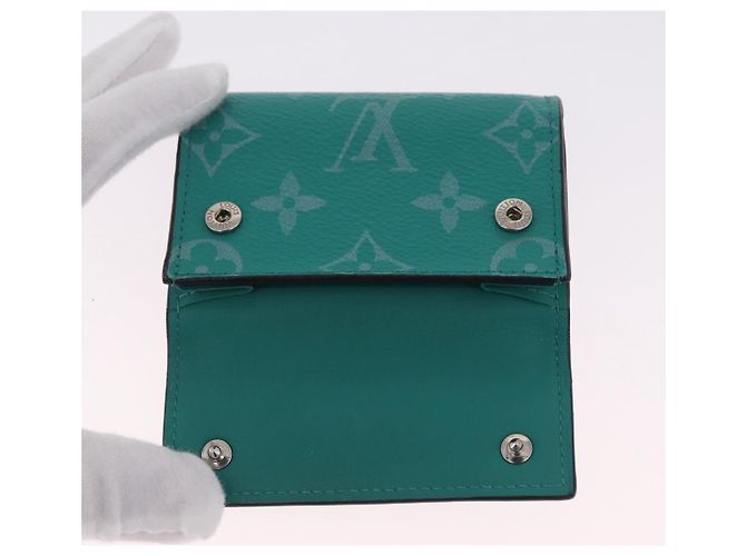 LOUIS VUITTON Tiger Lama Monogram Discovery Wallet Green M67626 LV - vista 14
