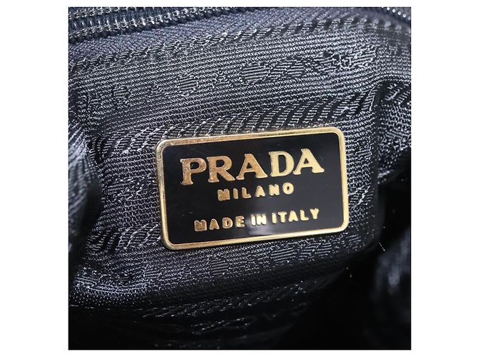 PRADA Schultertasche mit Kette aus Leder Schwarz Gold - Ansicht 18