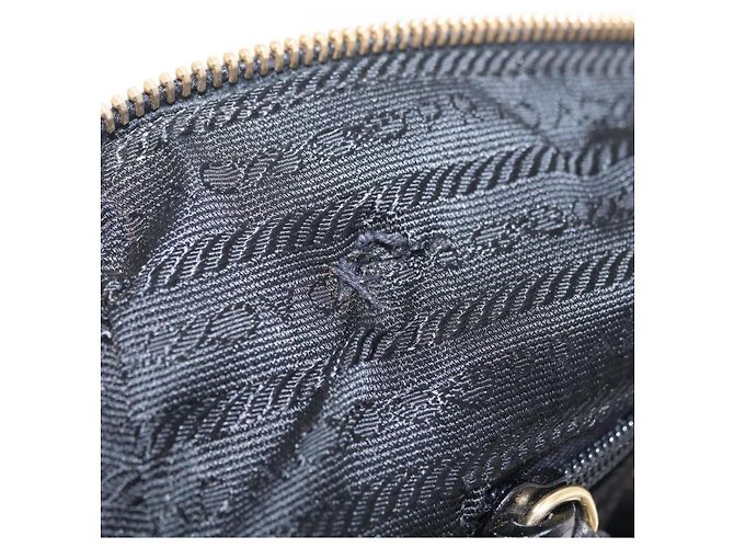 PRADA Schultertasche mit Kette aus Leder Schwarz Gold - Ansicht 23