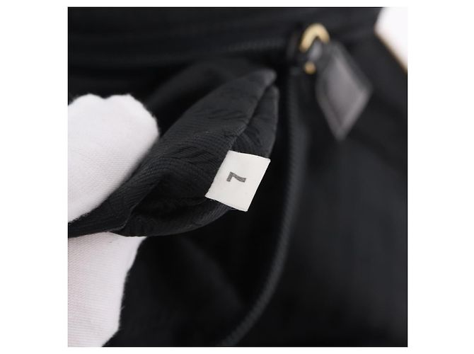 PRADA Schultertasche mit Kette aus Leder Schwarz Gold - Ansicht 25