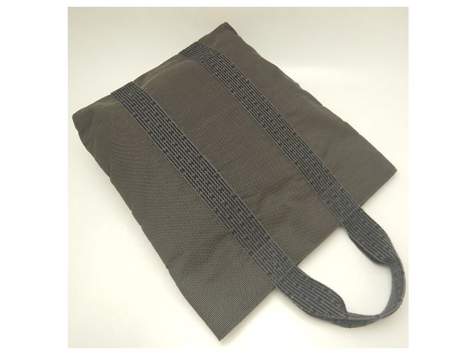 Hermès Saco Cabas Hermes Herline em Nylon Cinza - vista 3