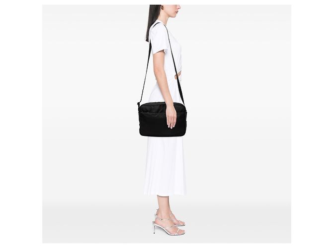 Prada Camera Bag aus schwarzem Tessuto - Ansicht 6