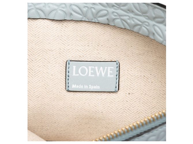 Clutch T LOEWE in pelle blu con Anagramma embossed - vista 5
