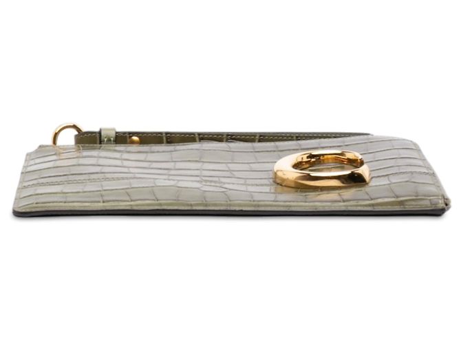 Clutch Chloé C Flat em couro com relevo de crocodilo verde - vista 3