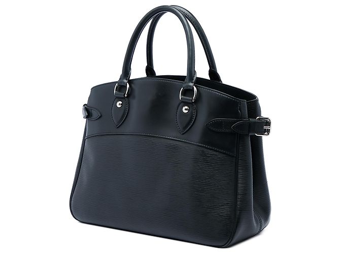 Louis Vuitton Black Epi Passy PM - vista 2