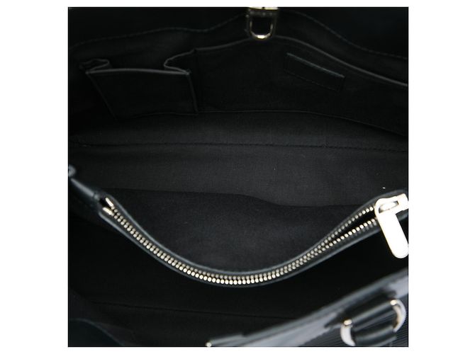 Louis Vuitton Black Epi Passy PM - vista 4