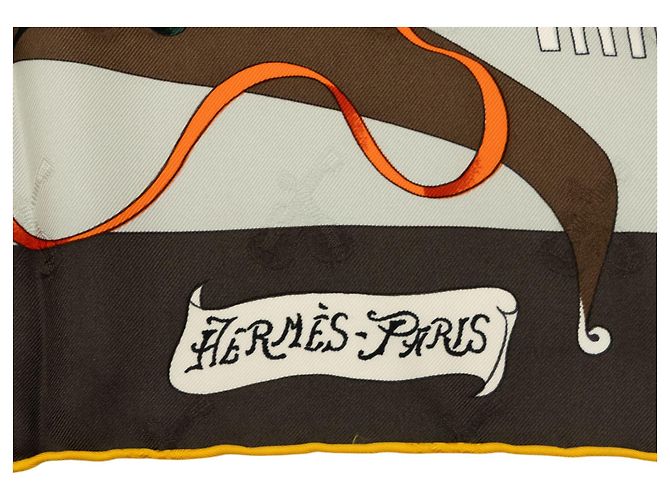 Foulard di seta Hermès Yellow Le Carnaval de Venise 90 - vista 3