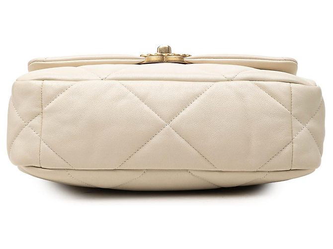Chanel Brown Medium Lambskin 19 Flap - vista 3