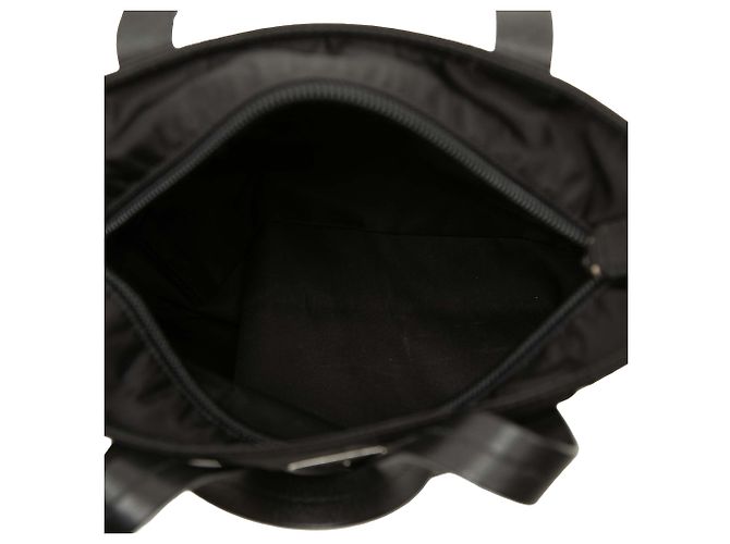 Prada Handtasche aus schwarzem Tessuto - Ansicht 4